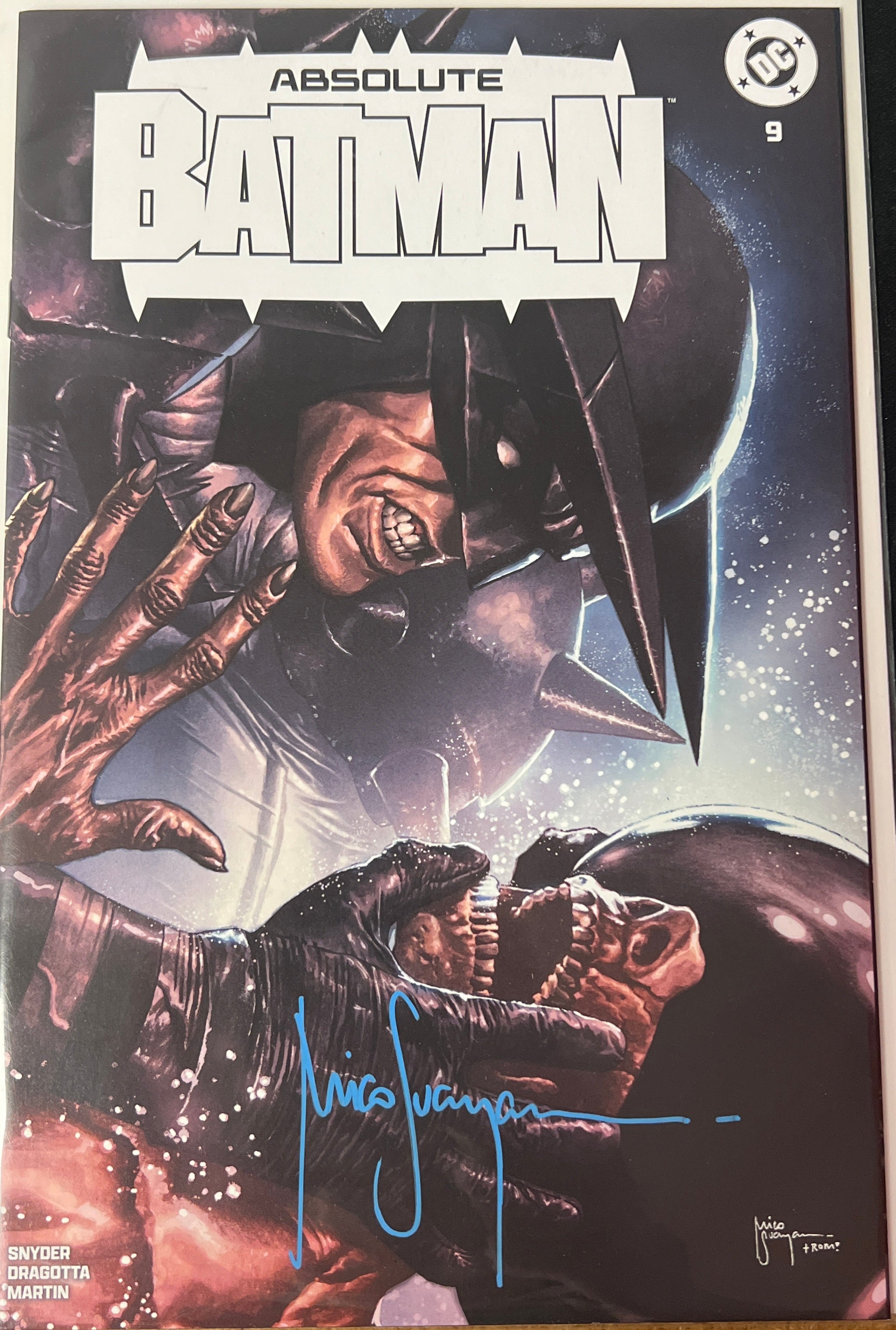 ABSOLUTE BATMAN #9 MICO SUAYAN EXCLUSIVE SIGNED BY MICO SUAYAN WITH COA (SS12)