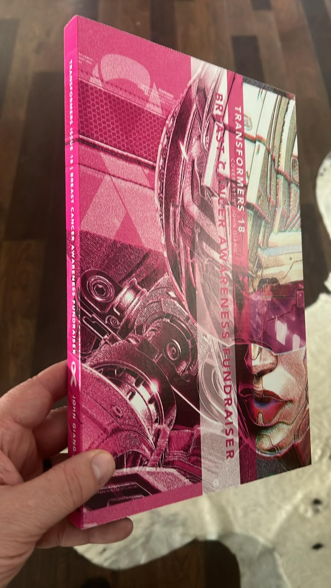TRANSFORMERS #18 JOHN GIANG EXCLUSIVE FOIL VARIANT. BREAST CANCER AWARENESS FUNDRAISER.