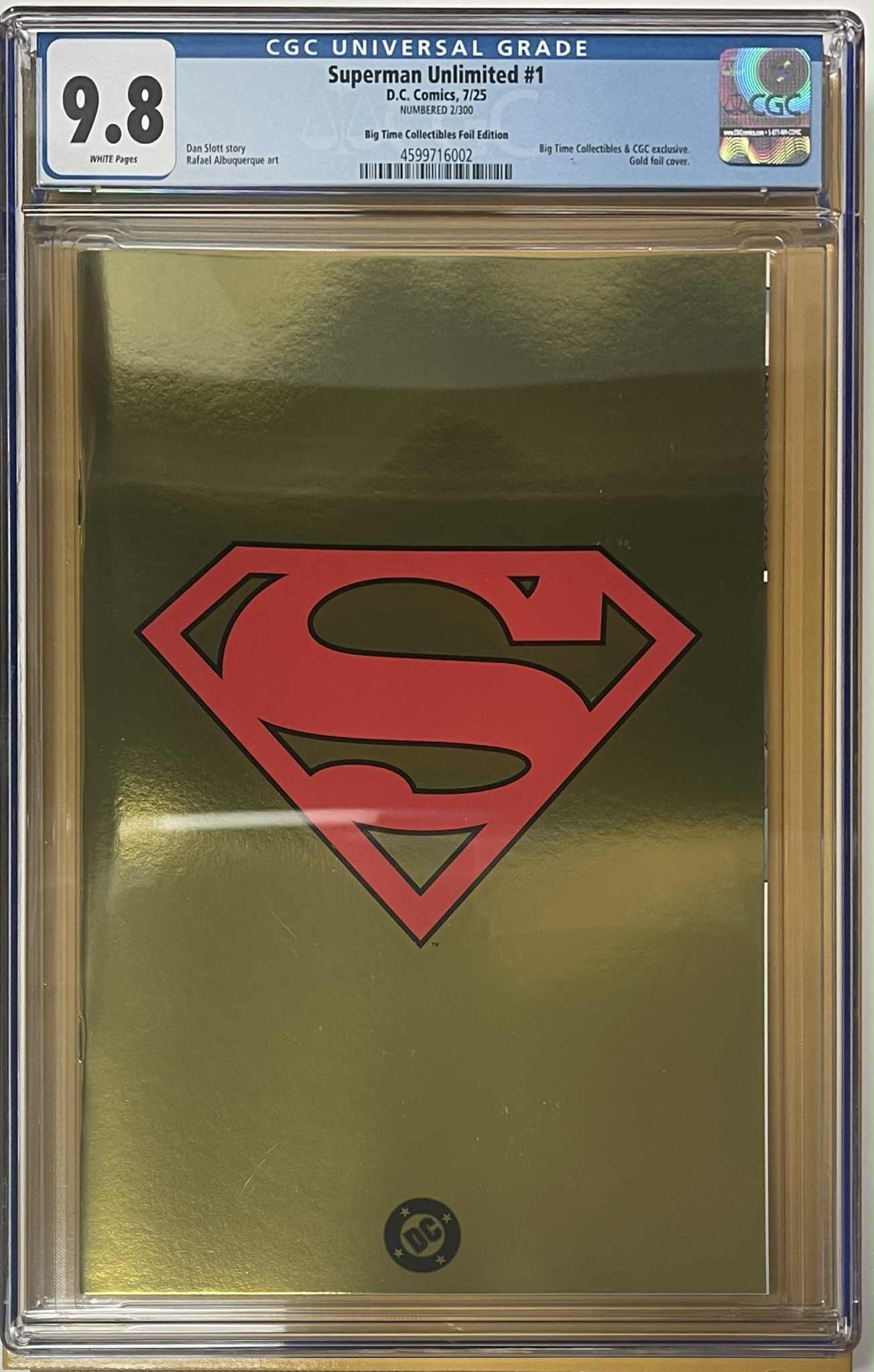 SUPERMAN UNLIMITED #1 GOLD EDITION LIMITED TO 300 CGC 9.8 W/CUSTOM SLEEVE & CGC 10 MAN OF STEEL PIN