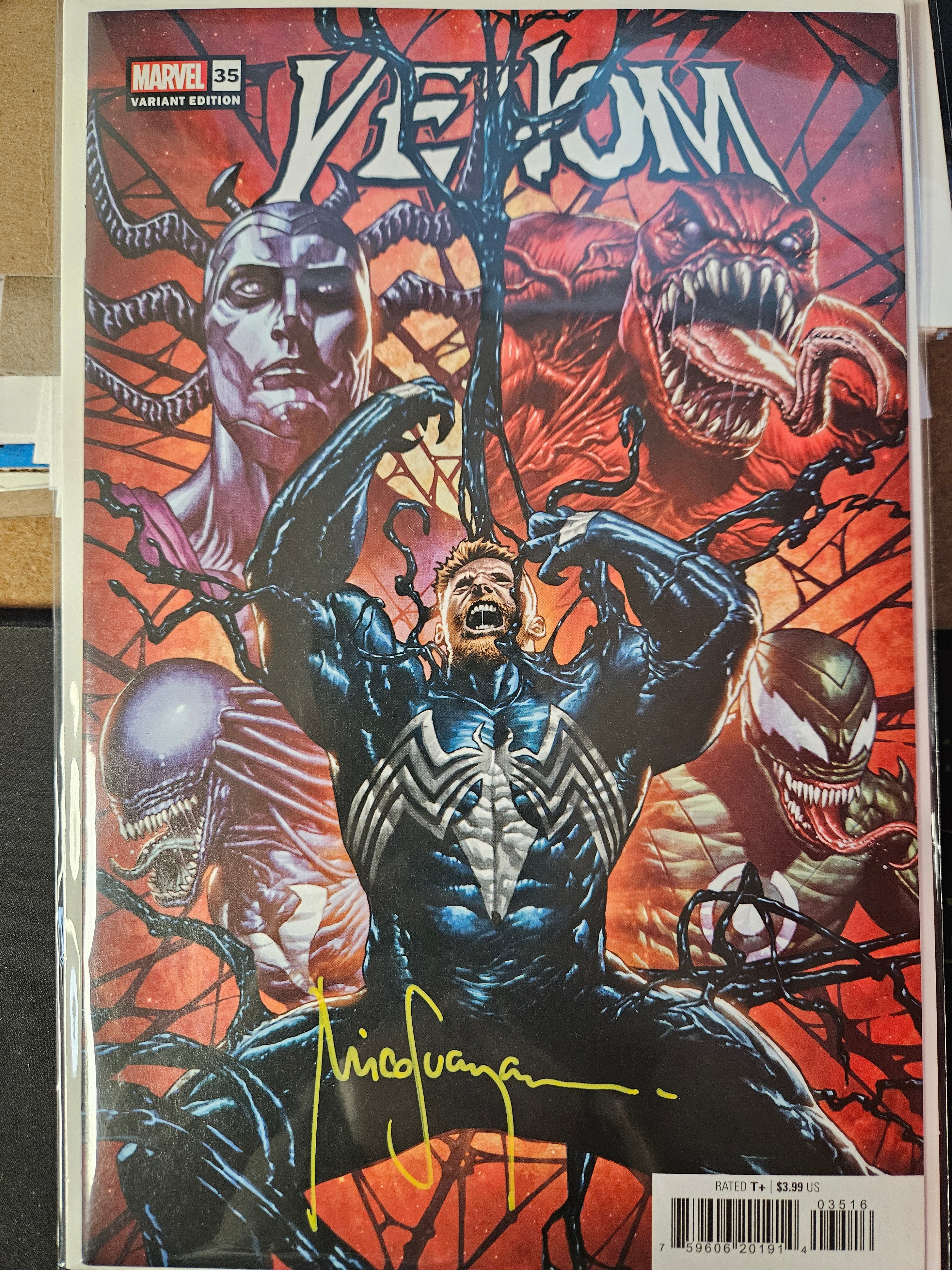 VENOM #35 1:25 TRADE DRESS SIGNED BY MICO SUAYAN W/COA (SS9)