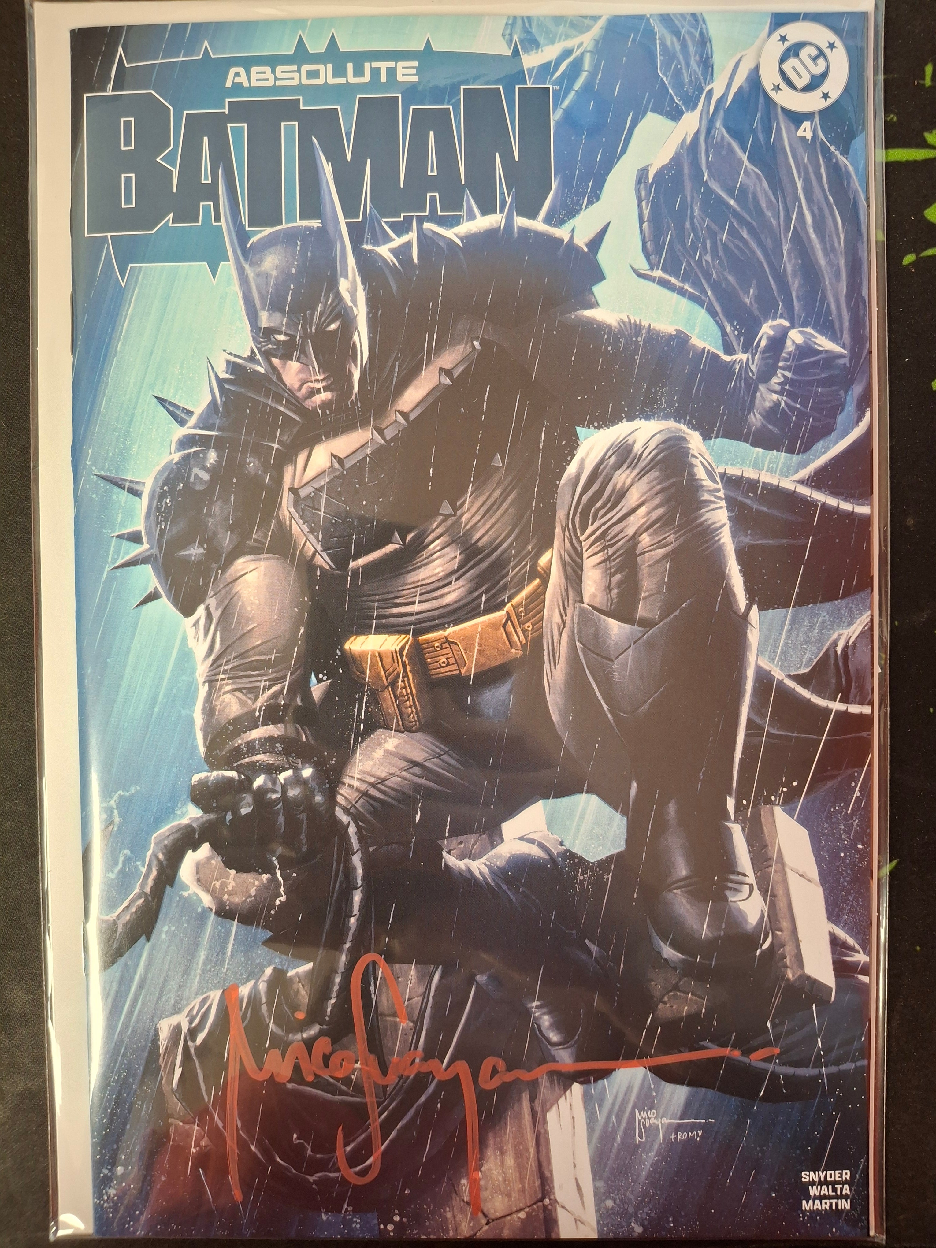 ABSOLUTE BATMAN #4 TRADE DRESS SIGNED BY MICO SUAYAN W/COA (SS4)