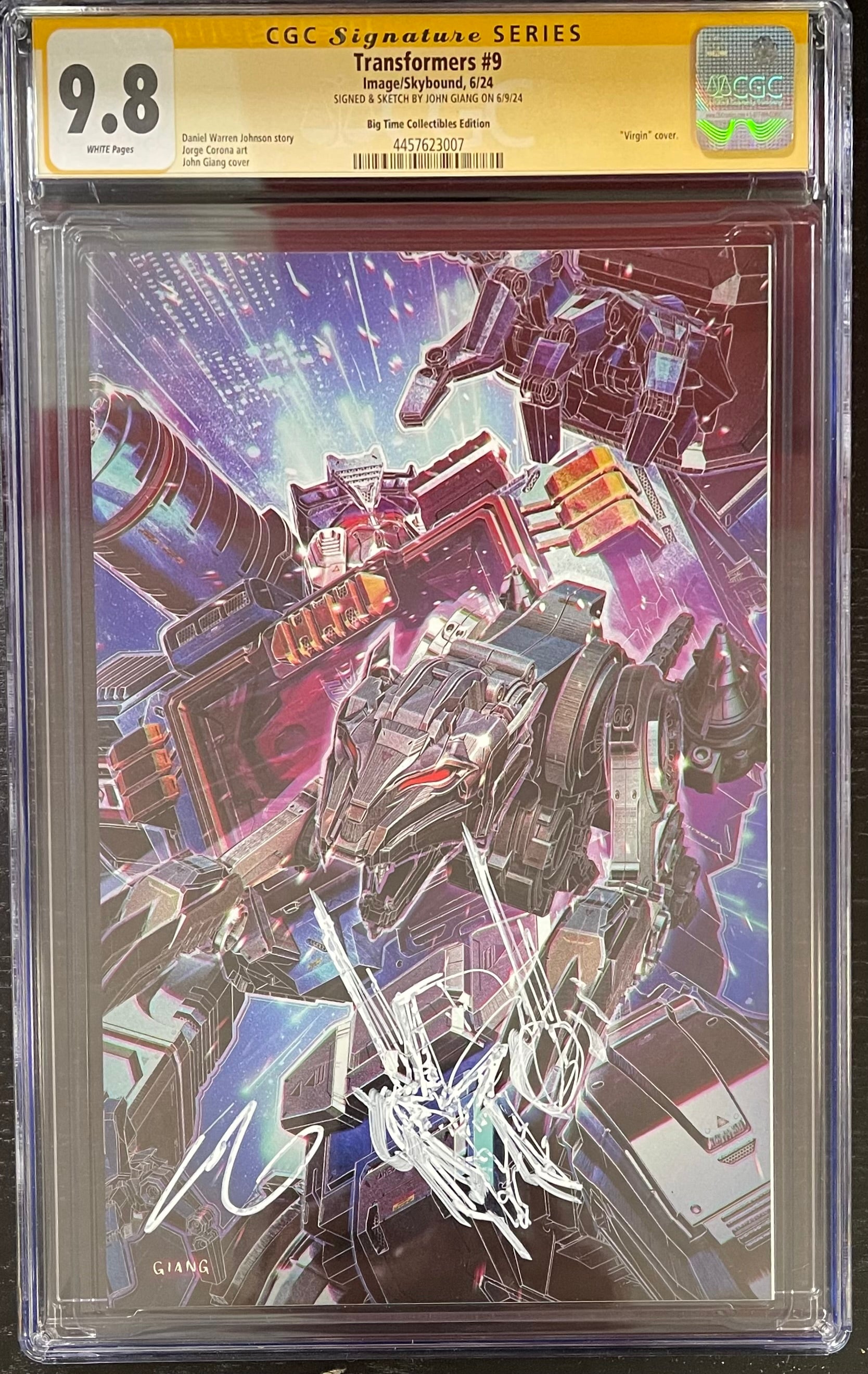 Transformers #1 Retailer Exclusive Giang Big Time Collectibles Cover (Foil Variant) - Comic Book Transformers #1 Retailer Exclusive Giang Big Time Collectibles Cover (Foil Variant) - Comic Book
