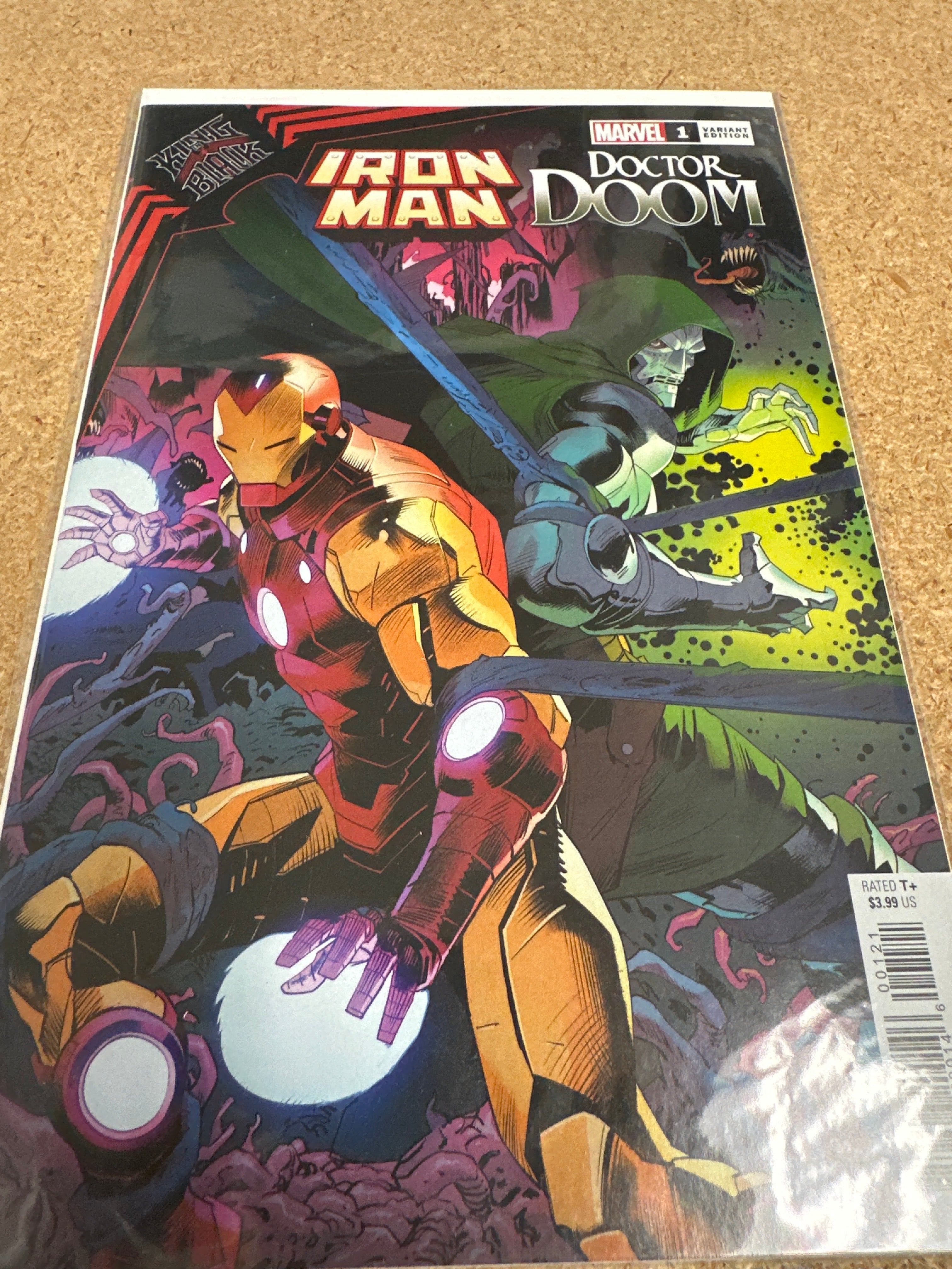 IRON MAN #1 DOCTOR DOOM(CB107)