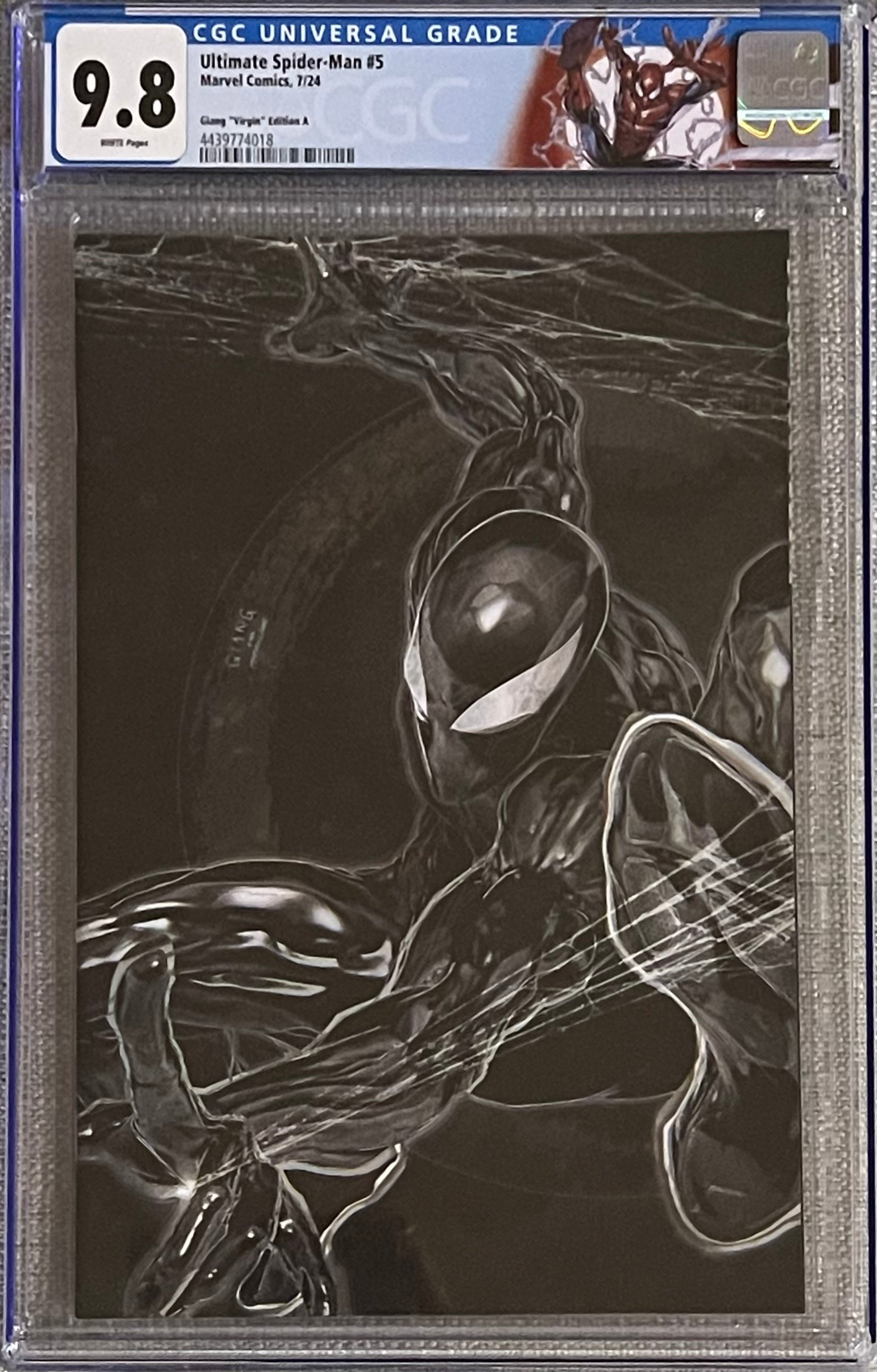 ULTIMATE SPIDER-MAN #5 JOHN GIANG NYCC EXCLUSIVE SURPRISE VARIANT CGC 9.8 W/SPIDER-MAN CUSTOM LABEL(C111)