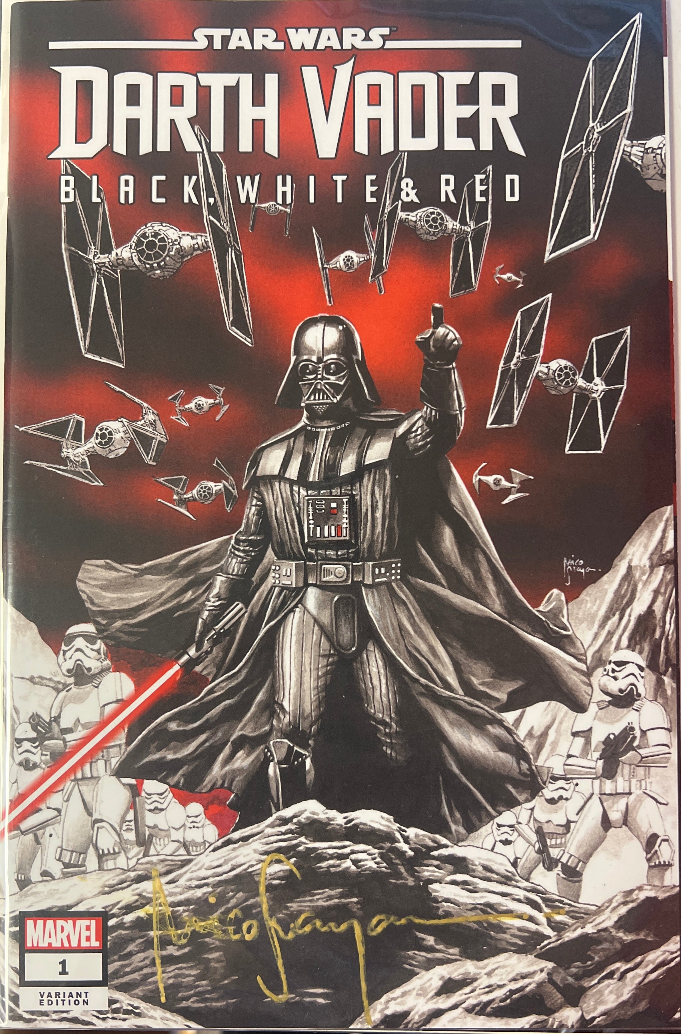 STAR WARS DARTH VADER BLACK WHITE AND RED #1 MICO SUAYAN EXCLUSIVE COVER SIGNED BY MICO SUAYAN WITH COA (SS12)