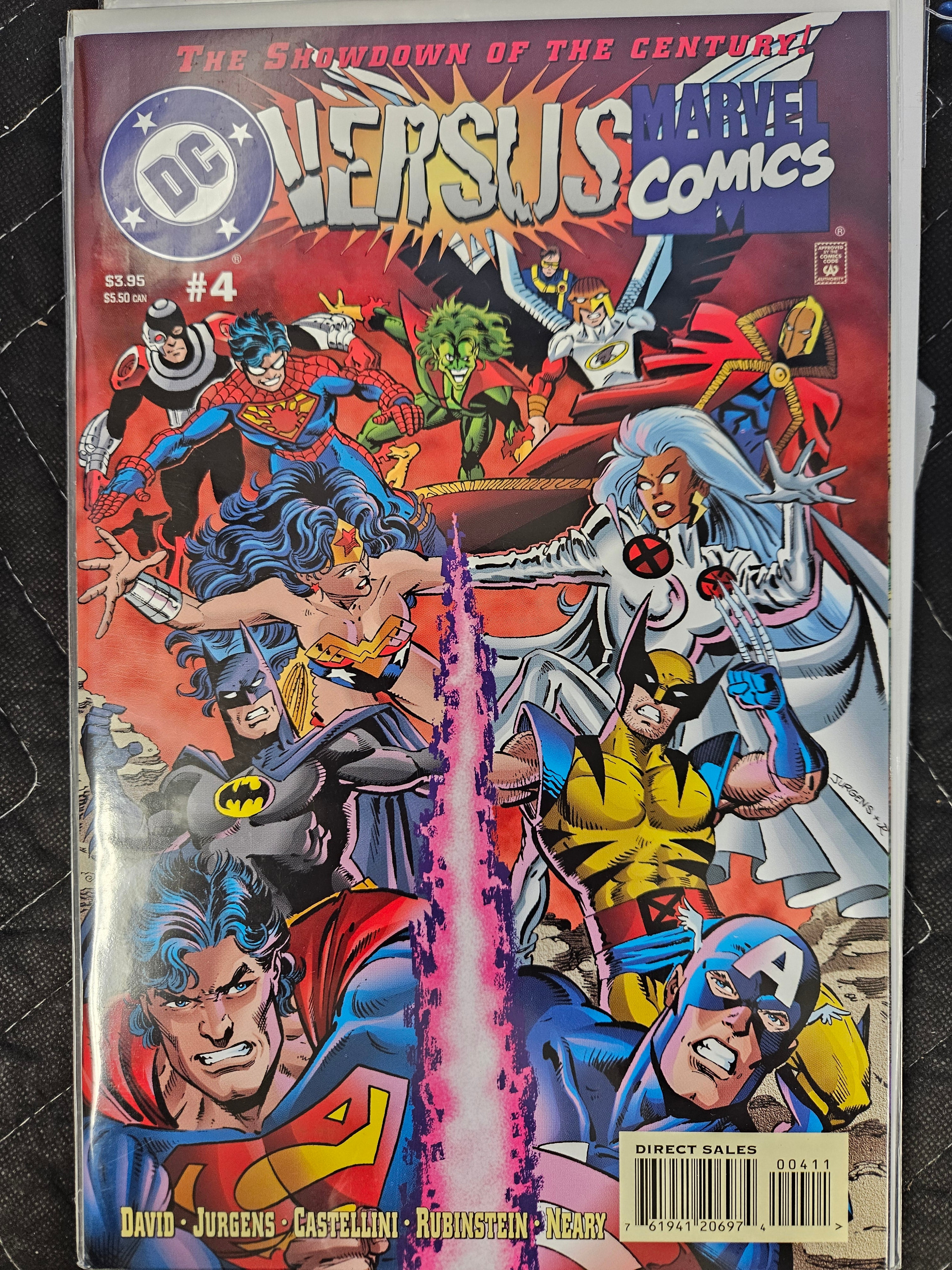DC VERSUS MARVEL COMICS #4 SHOWDOWN OF THE CENTURY 1996 (CB128)